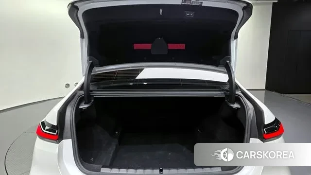 BMW 7 Series (G70) id 3251753 из Кореи 11