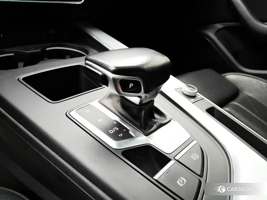 Audi A4L id 4576588 из Китая 11