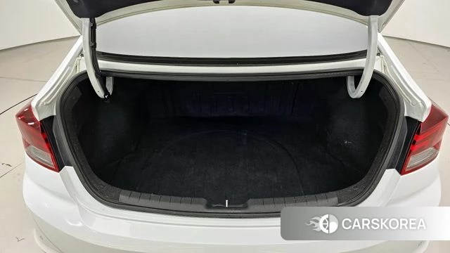 Hyundai The New Avante AD id 3879426 из Кореи 11