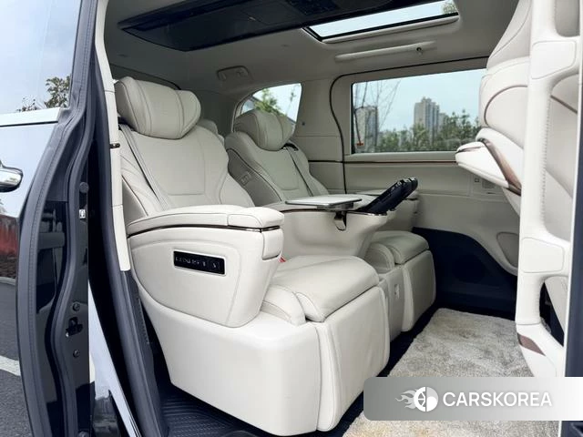 Lexus LM id 4259686 из Китая 11