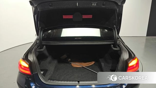 BMW 5 Series (G30) id 3879466 из Кореи 11