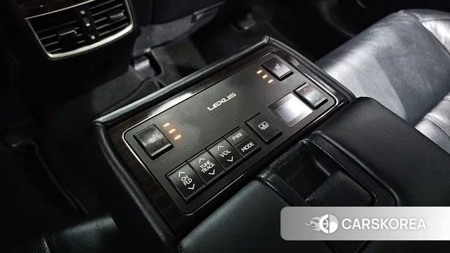 Lexus New ES300h id 3666967 из Кореи 11