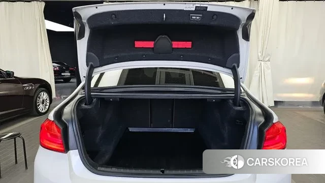 BMW 5 Series (G30) id 3505605 из Кореи 11