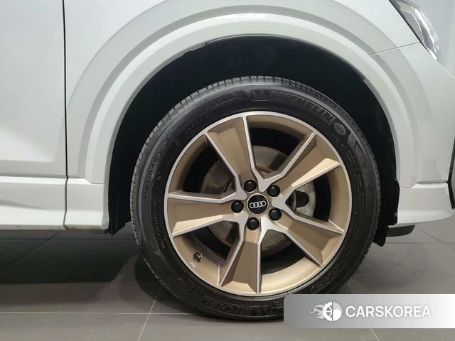 Audi Q2L id 4276683 из Китая 11