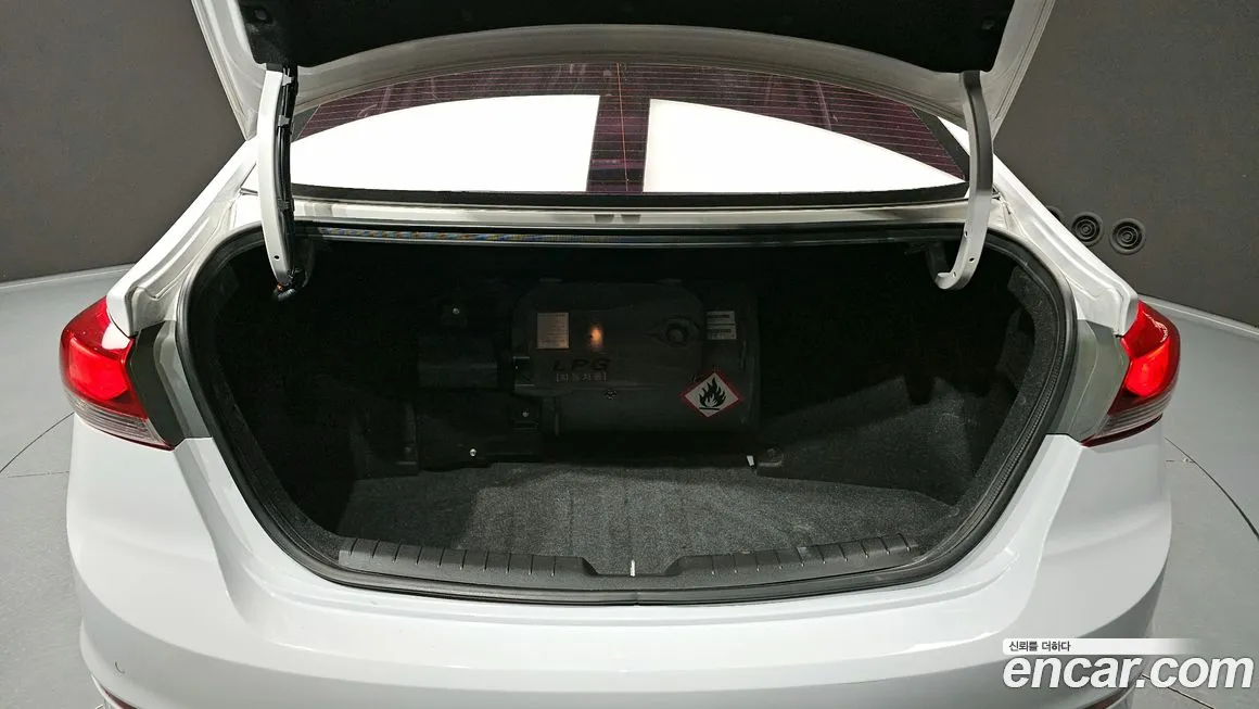 Hyundai Avante AD id 1890444 из Кореи 11