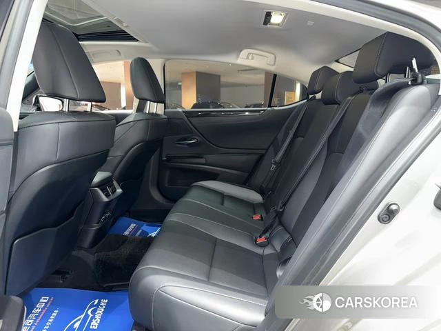 Lexus ES id 4261643 из Китая 11