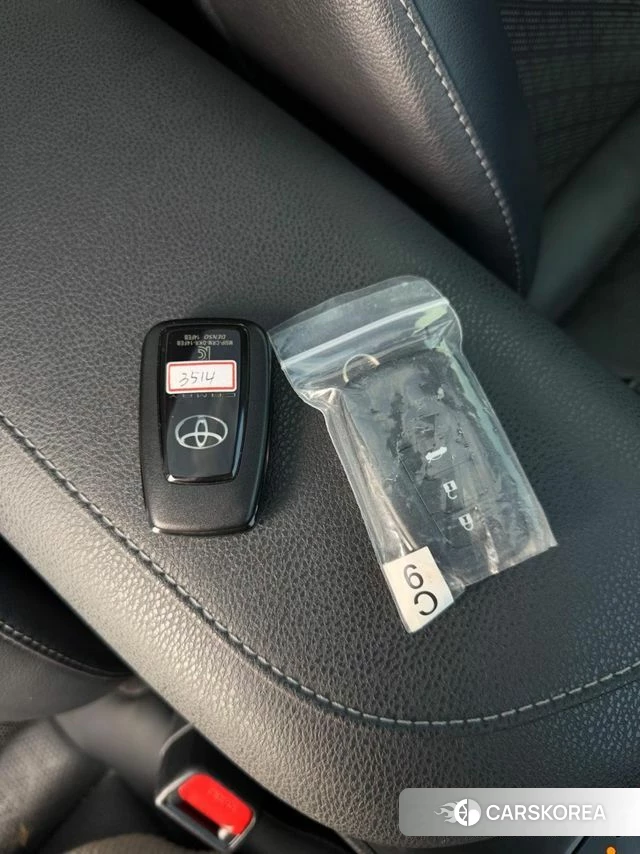 Toyota Camry (XV70) id 3965604 из Кореи 11