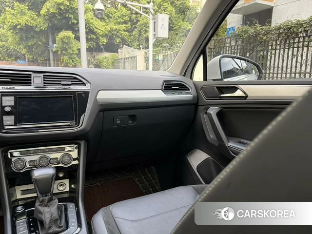 Volkswagen Tiguan L id 4219865 из Китая 11