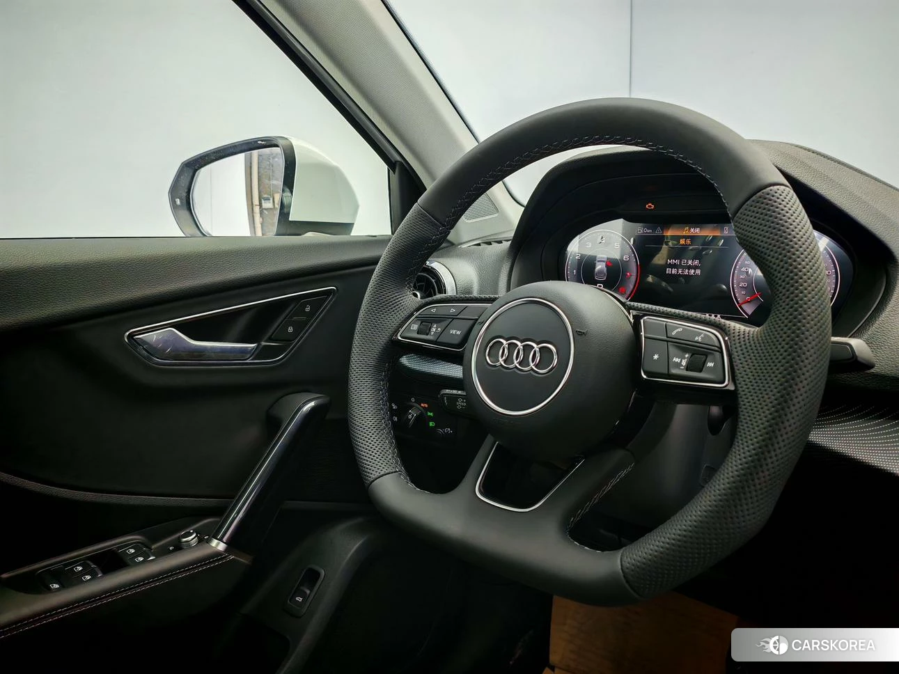Audi Q2L id 4486510 из Китая 11