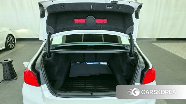 BMW 5 Series (G30) id 3844848 из Кореи 11