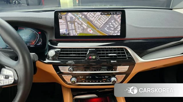 BMW 5 Series (G30) id 4231259 из Кореи 11