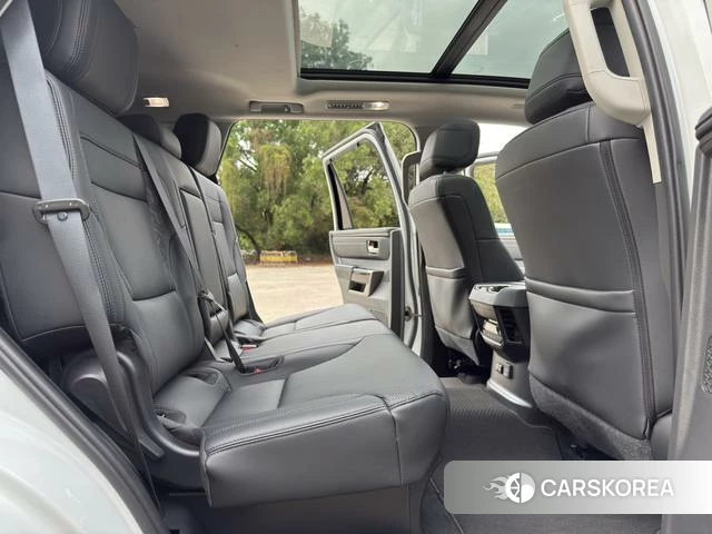 Toyota Sequoia id 4274601 из Китая 11