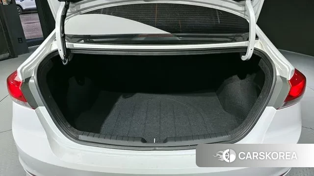 Hyundai Avante AD id 3531367 из Кореи 11