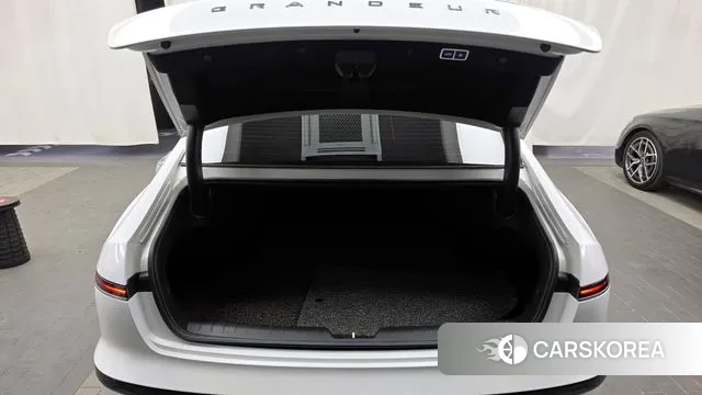 Hyundai Grandeur (GN7) id 3706695 из Кореи 11