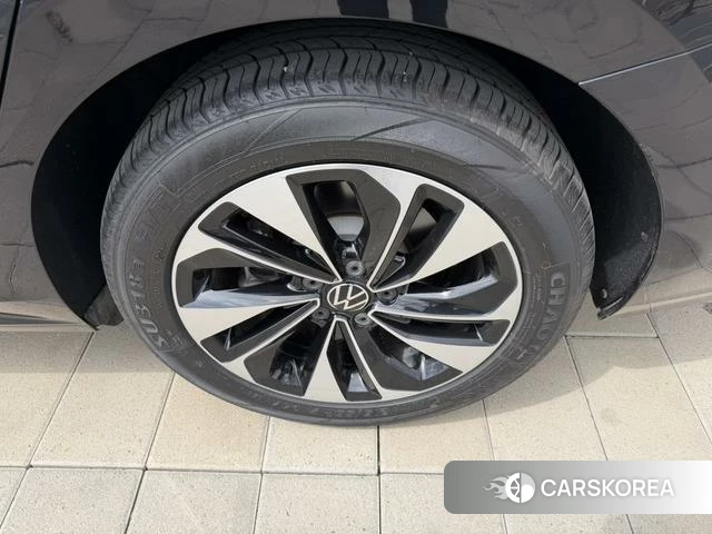 Volkswagen Passat id 4263069 из Китая 11