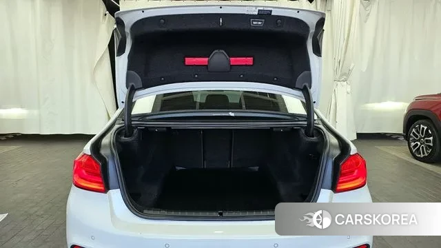 BMW 5 Series (G30) id 3789836 из Кореи 11