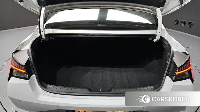 Hyundai Avante Hybrid (CN7) id 3043993 из Кореи 11