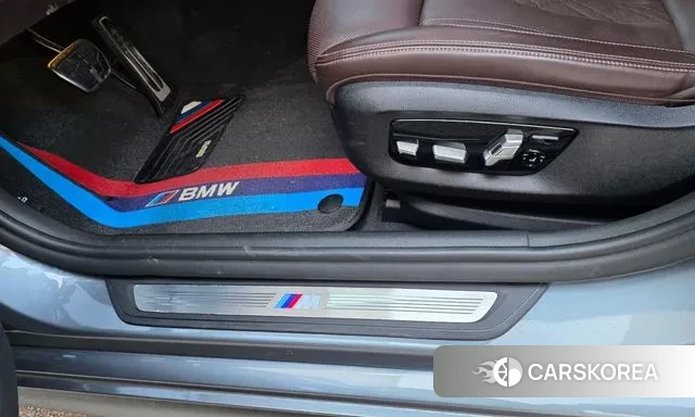 BMW 5 Series (G30) id 3709469 из Кореи 11