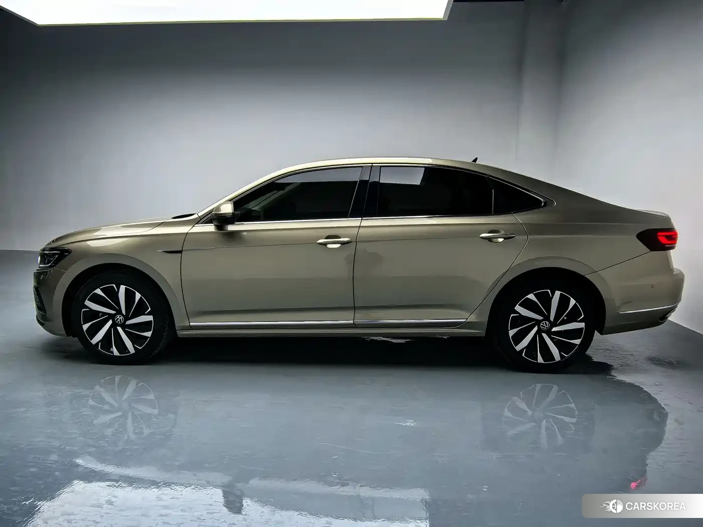 Volkswagen Passat id 4674404 из Китая 11