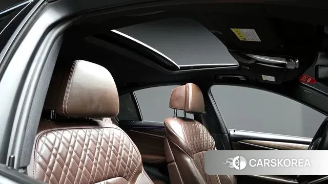 BMW 5 Series (G30) id 3772419 из Кореи 11