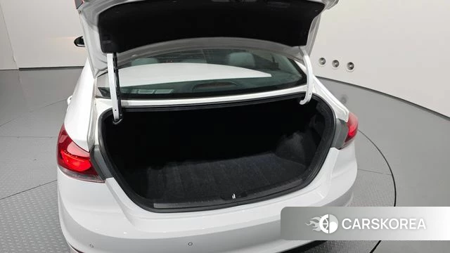 Hyundai Avante AD id 3917346 из Кореи 11