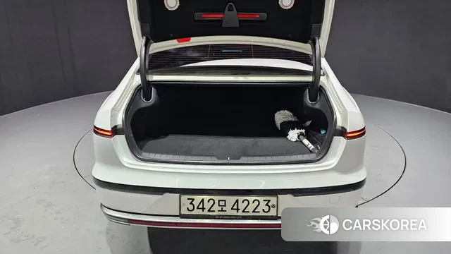 Hyundai Grandeur (GN7) id 3026938 из Кореи 11