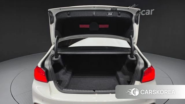 BMW 5 Series (G30) id 3844384 из Кореи 11