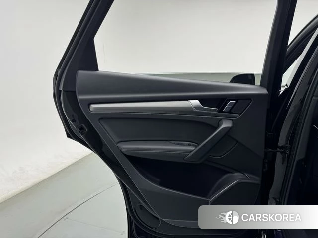 Audi Q5L id 4257822 из Китая 11