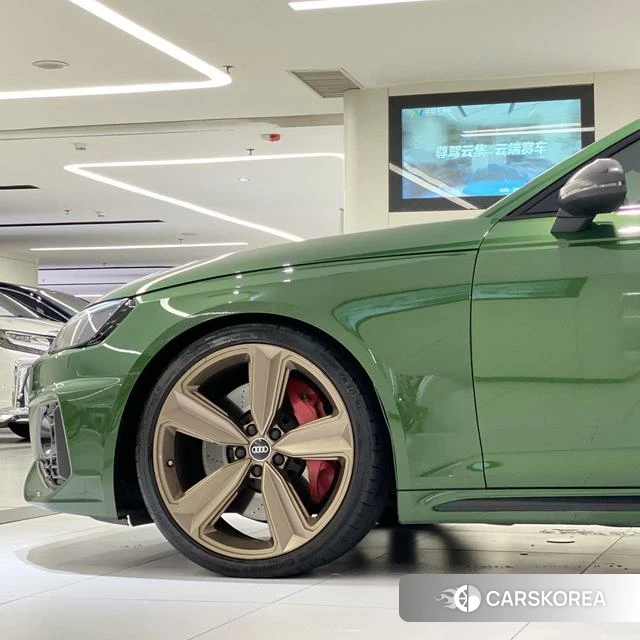 Audi RS 4 id 4222033 из Китая 11