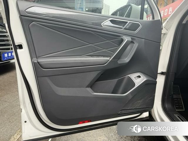Volkswagen Tiguan L id 4255916 из Китая 11