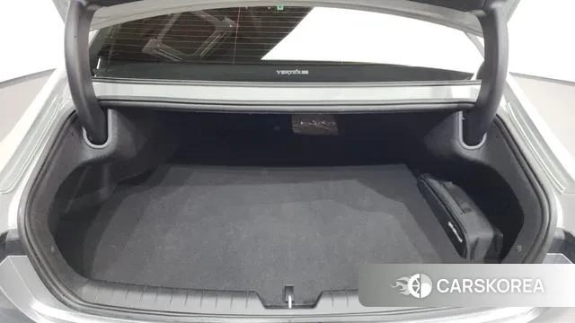 Hyundai Grandeur (GN7) id 3452419 из Кореи 11