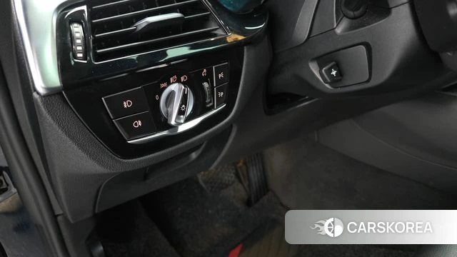 BMW 5 Series (G30) id 4780928 из Кореи 11