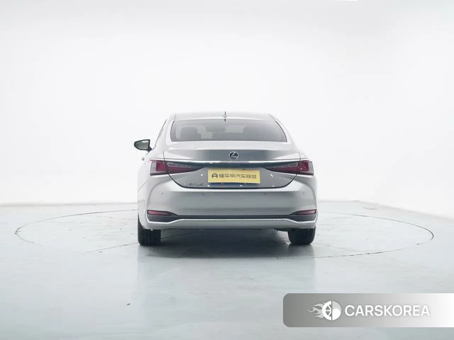 Lexus ES id 4274714 из Китая 11