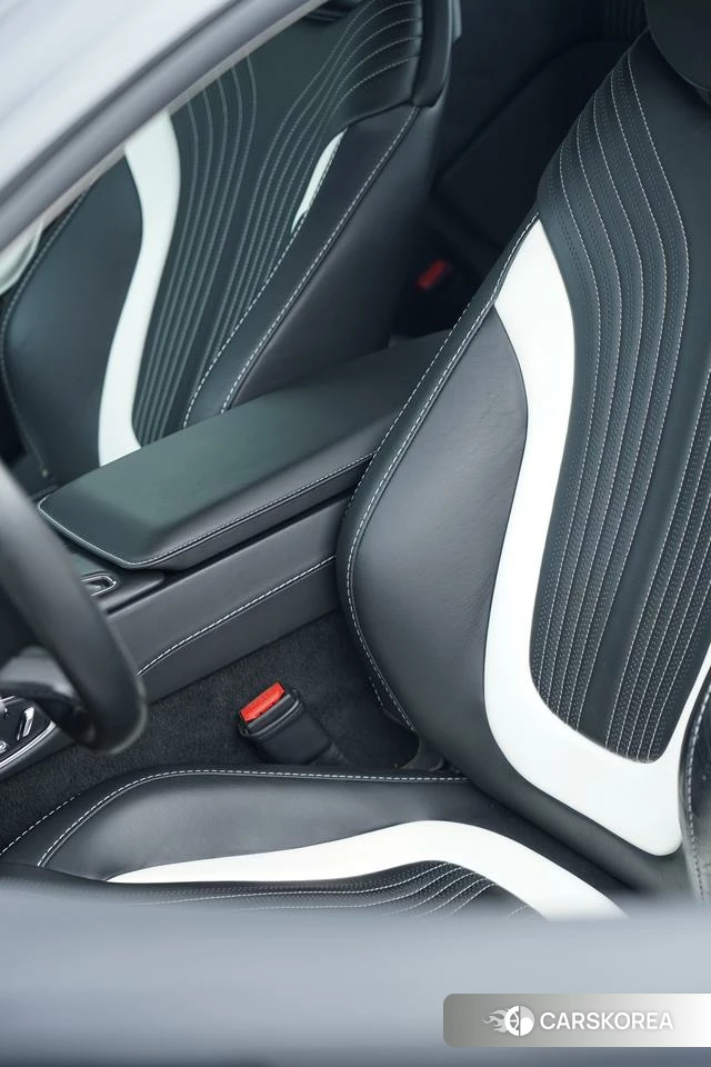 Aston Martin DB11 id 4211344 из Китая 11