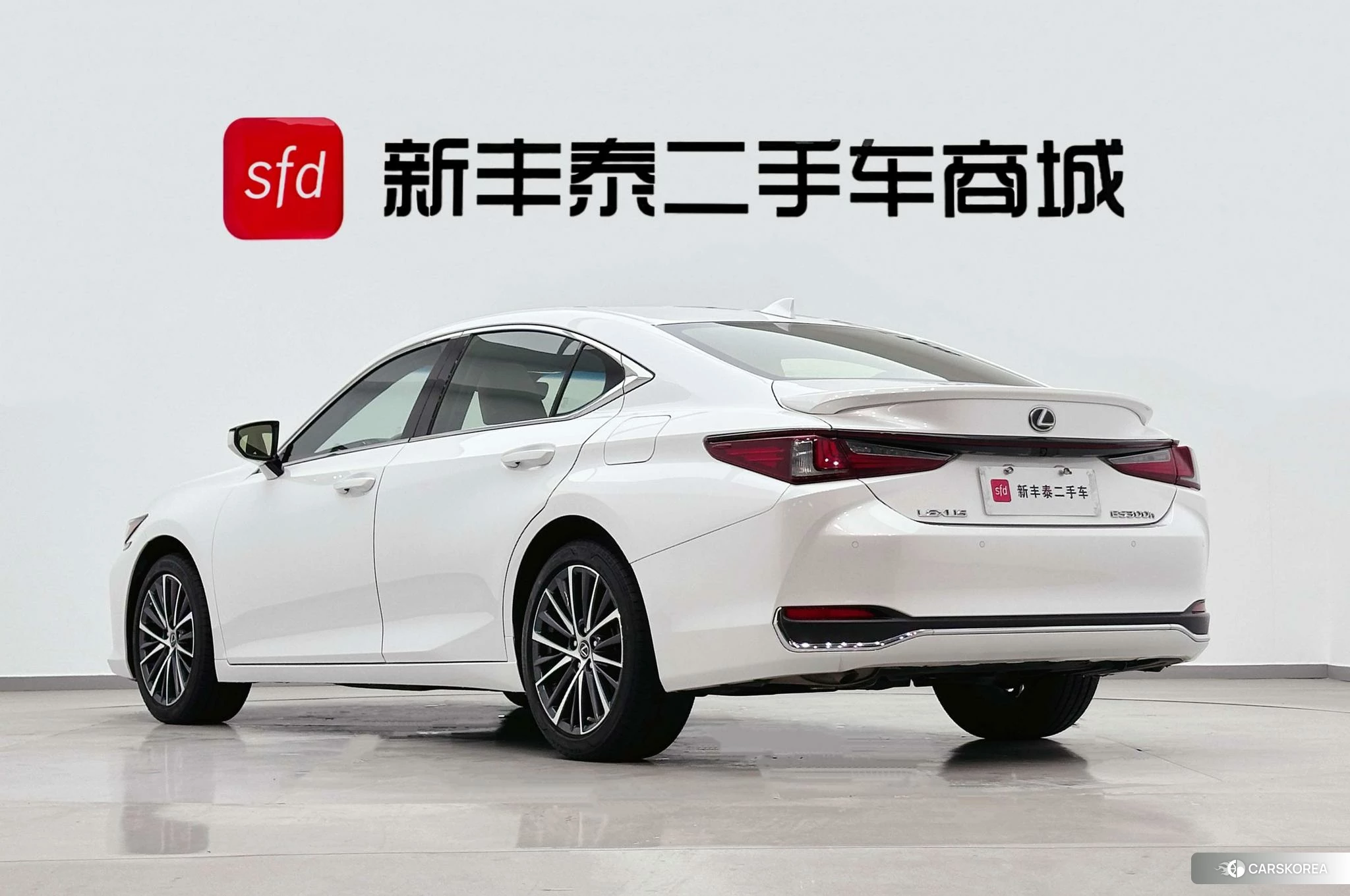 Lexus ES id 4473397 из Китая 11