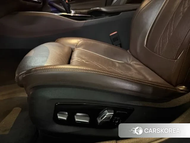 BMW 5 Series (G30) id 3703921 из Кореи 11