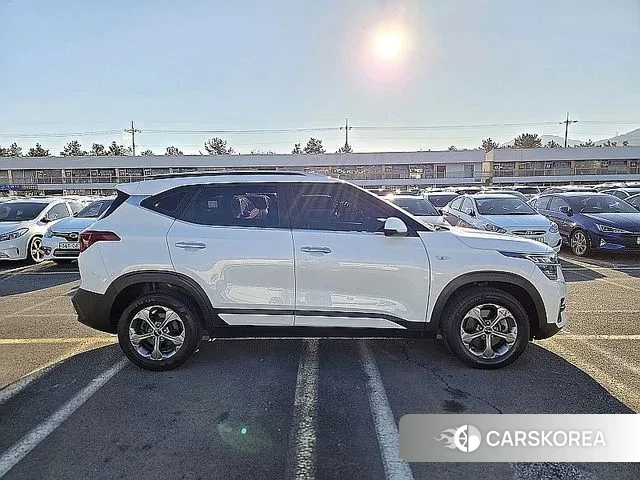Kia Seltos id 3438317 из Кореи 11
