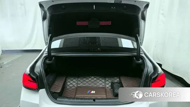 BMW 5 Series (G30) id 2963924 из Кореи 11