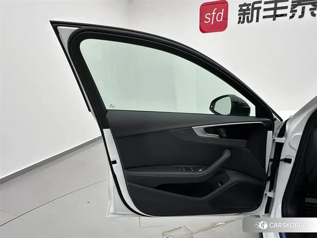 Audi A4L id 4669288 из Китая 11