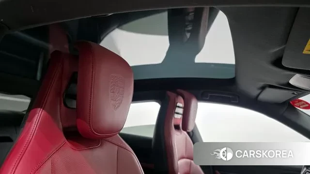 Porsche Taycan id 3600877 из Кореи 11