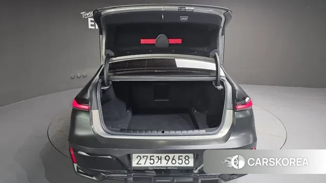 BMW 7 Series (G70) id 2894424 из Кореи 11