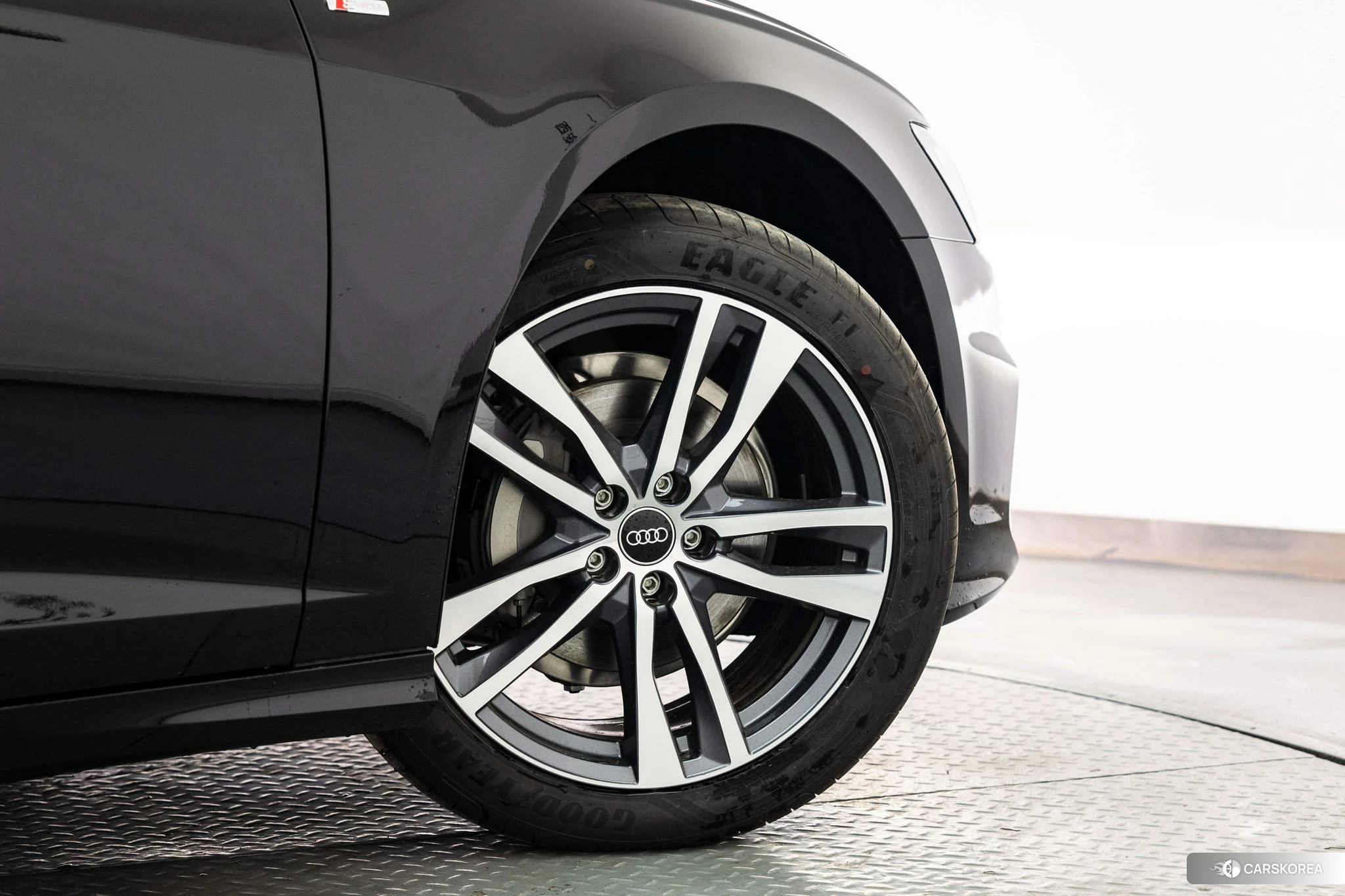 Audi A6L id 4452846 из Китая 11