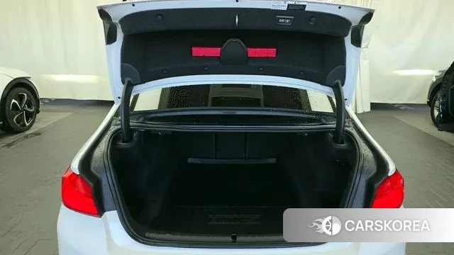 BMW 5 Series (G30) id 3253707 из Кореи 11