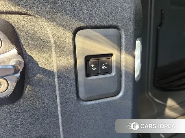 Land Rover Defender (L663) id 3437826 из Кореи 11