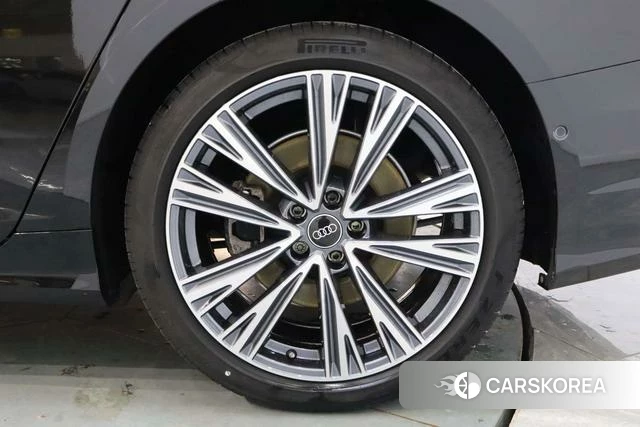 Audi A6L id 4257150 из Китая 11
