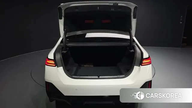 BMW 5 Series (G60) id 3477255 из Кореи 11