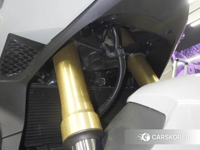 Honda X-ADV 750 id 4184315 из Японии 11