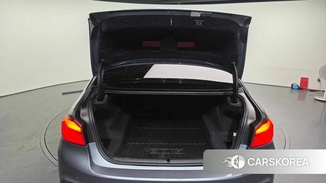 BMW 5 Series (G30) id 4020545 из Кореи 11