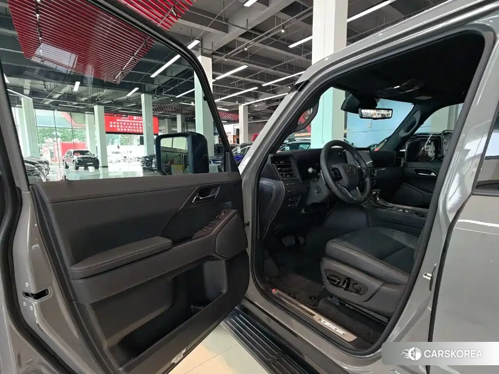 Lexus GX id 4679693 из Китая 11