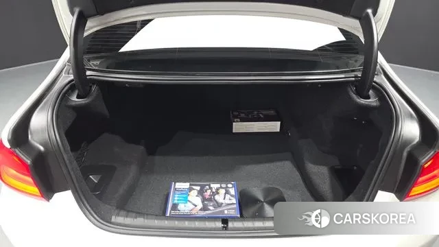 BMW 5 Series (G30) id 3479844 из Кореи 11